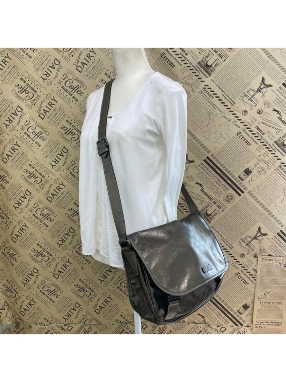 ★SOLD★ Gucci GG Supreme Shoulder Messenger Bag Business Travel - Picture 2 of 16